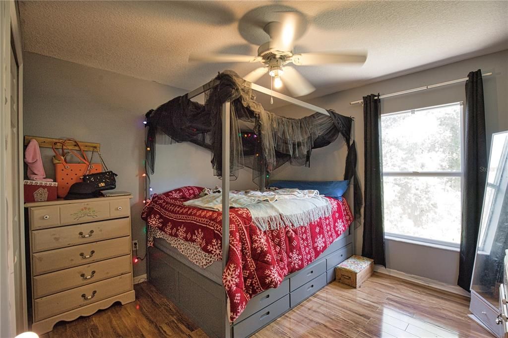 Active With Contract: $185,900 (3 beds, 2 baths, 2248 Square Feet)