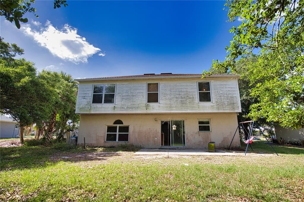 Active With Contract: $185,900 (3 beds, 2 baths, 2248 Square Feet)