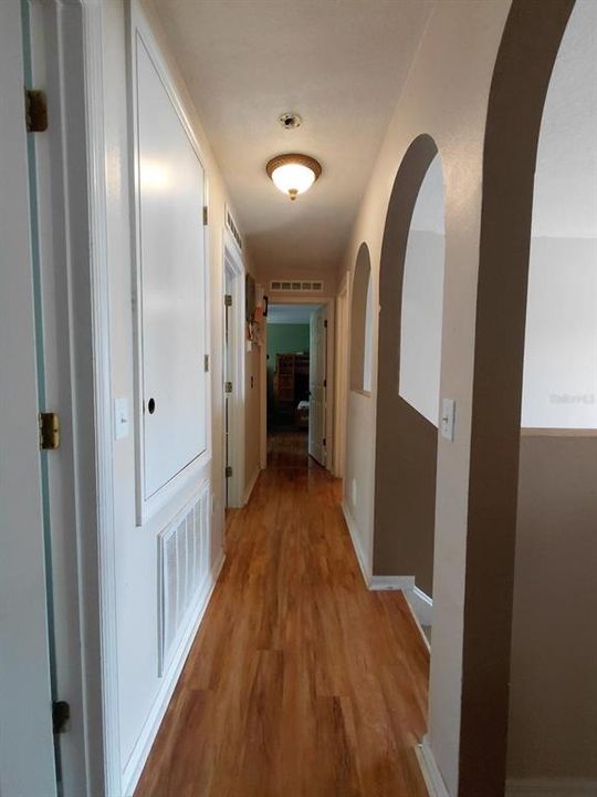 Active With Contract: $185,900 (3 beds, 2 baths, 2248 Square Feet)