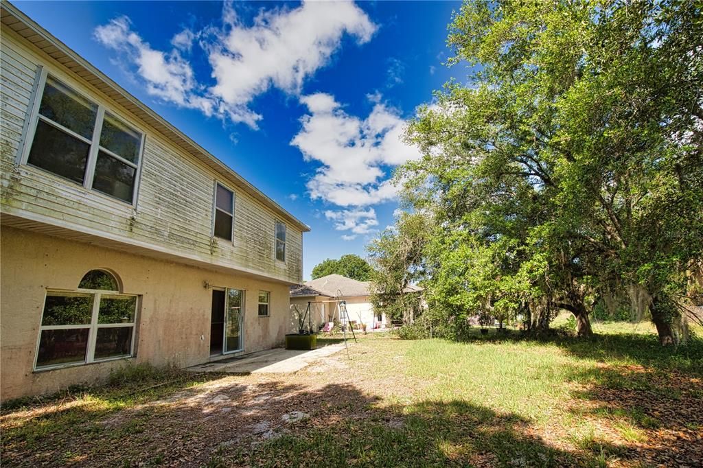 Active With Contract: $185,900 (3 beds, 2 baths, 2248 Square Feet)