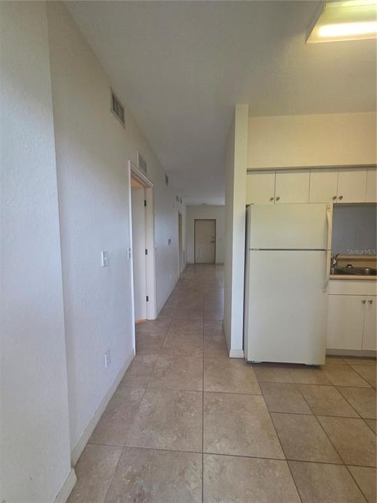For Rent: $1,400 (2 beds, 2 baths, 932 Square Feet)