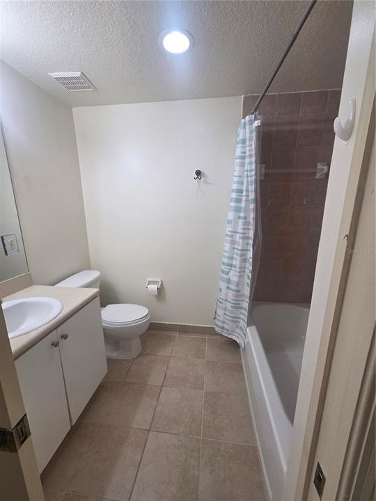 For Rent: $1,400 (2 beds, 2 baths, 932 Square Feet)