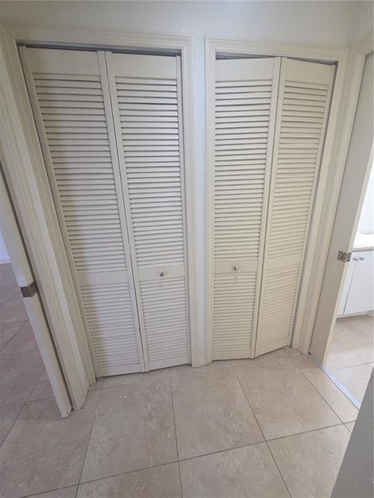 For Rent: $1,400 (2 beds, 2 baths, 932 Square Feet)