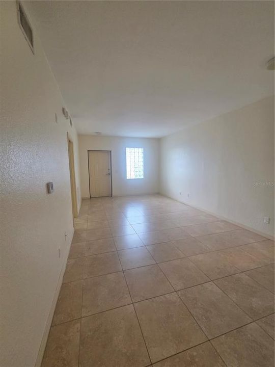 For Rent: $1,400 (2 beds, 2 baths, 932 Square Feet)