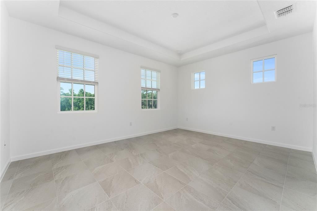 En Renta: $4,950 (3 camas, 2 baños, 1843 Pies cuadrados)