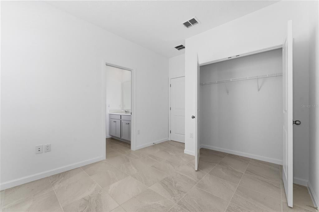 En Renta: $4,950 (3 camas, 2 baños, 1843 Pies cuadrados)