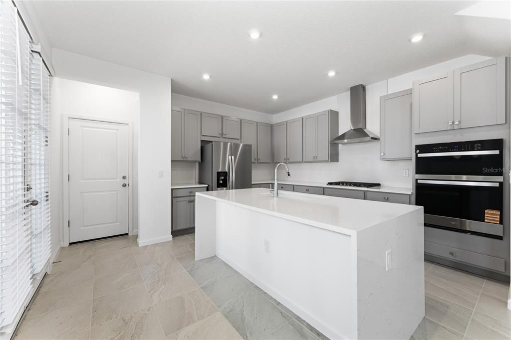 En Renta: $4,950 (3 camas, 2 baños, 1843 Pies cuadrados)