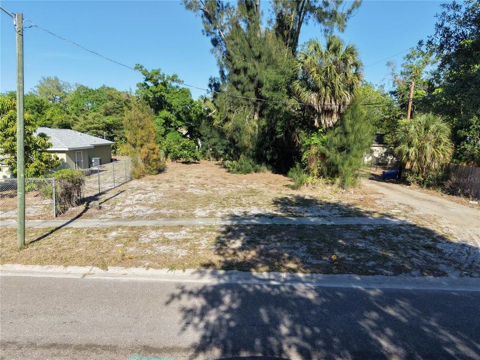 For Sale: $125,000 (0.12 acres)