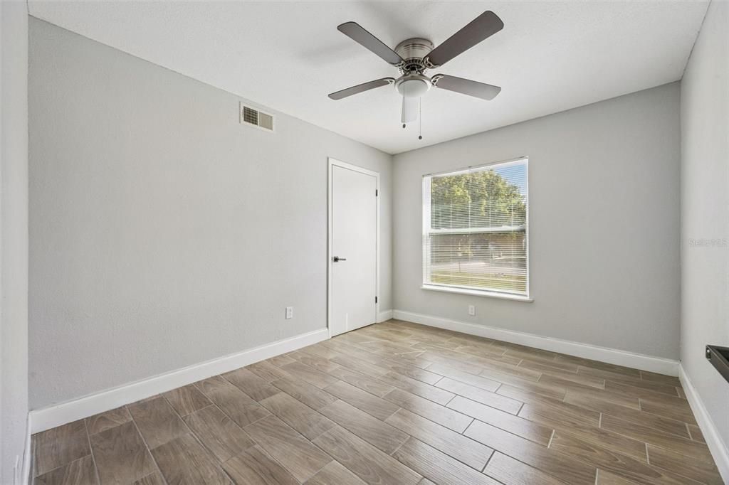 For Sale: $299,900 (3 beds, 2 baths, 1100 Square Feet)