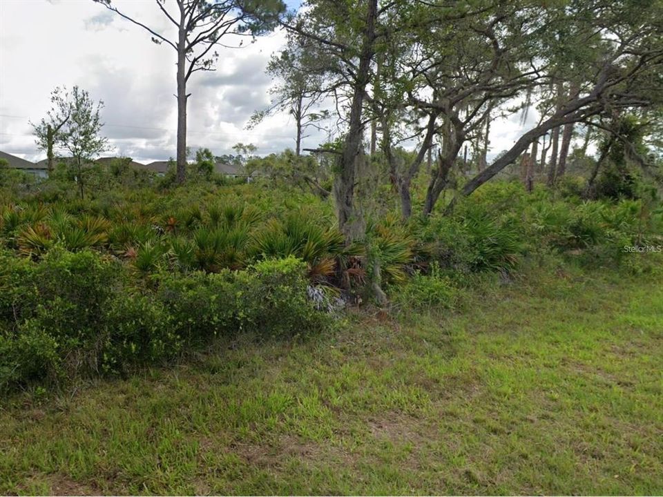 На продажу: $12,900 (0.28 acres)