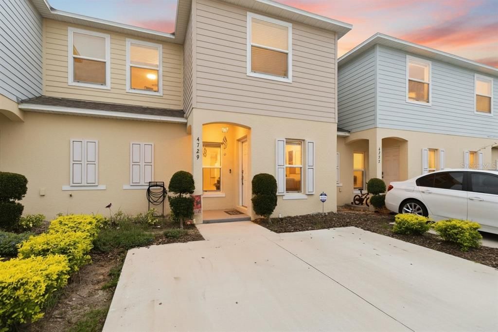 На продажу: $295,900 (3 спален, 2 ванн, 1762 Квадратных фут)