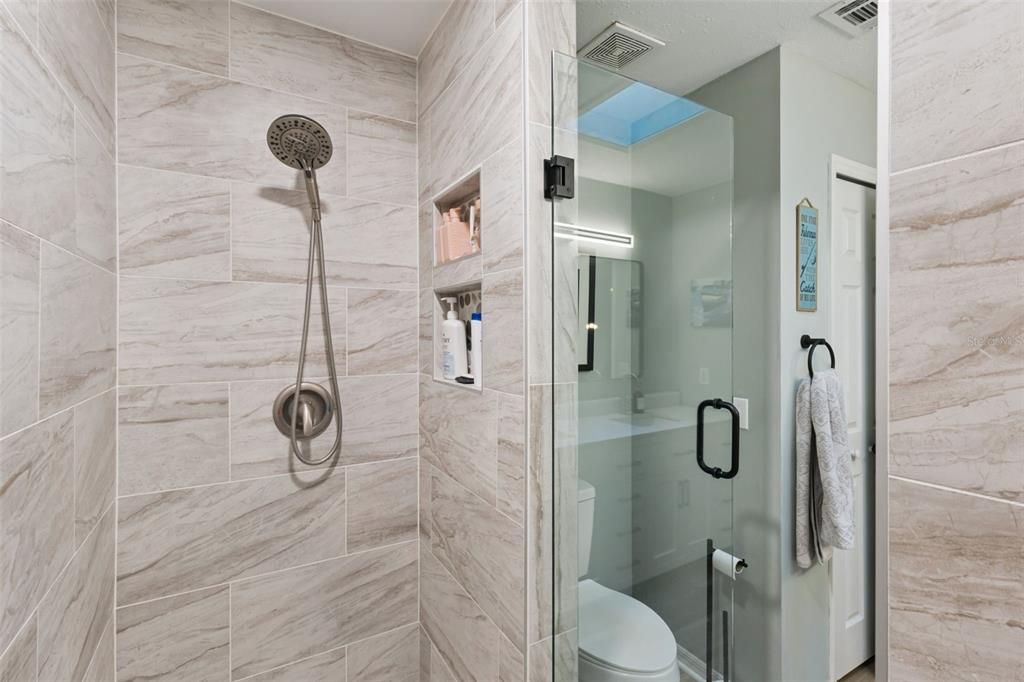 На продажу: $589,900 (5 спален, 3 ванн, 2289 Квадратных фут)