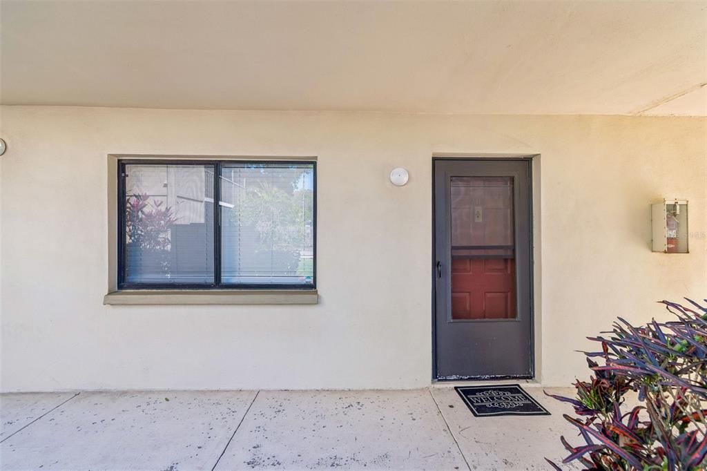 Active With Contract: $1,500 (2 beds, 2 baths, 906 Square Feet)