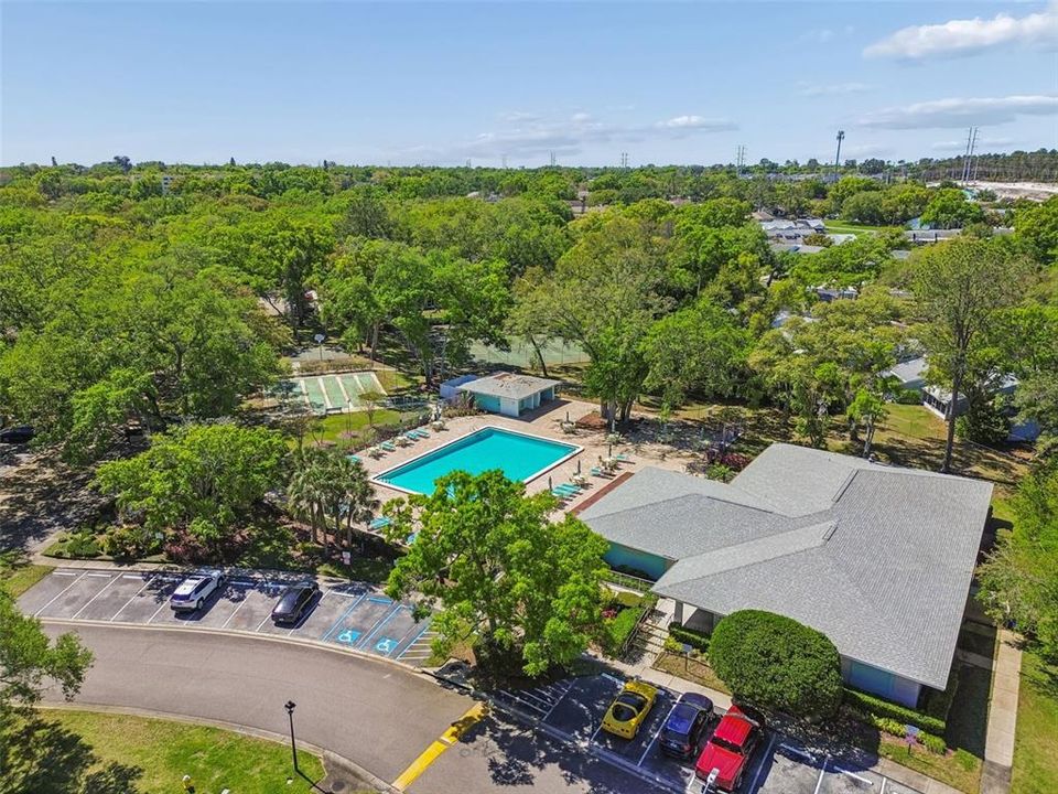 Active With Contract: $1,500 (2 beds, 2 baths, 906 Square Feet)