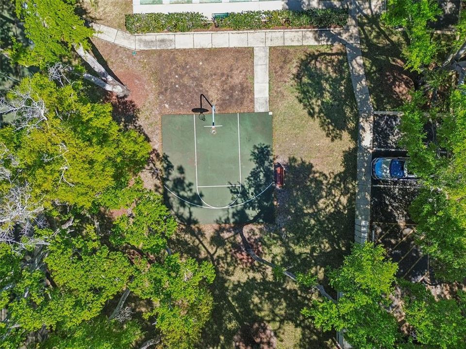 Active With Contract: $1,500 (2 beds, 2 baths, 906 Square Feet)