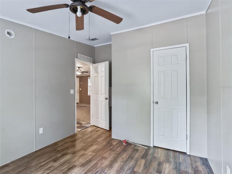 For Sale: $274,900 (3 beds, 2 baths, 1232 Square Feet)