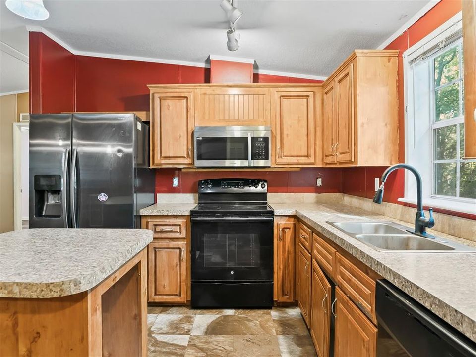 For Sale: $274,900 (3 beds, 2 baths, 1232 Square Feet)