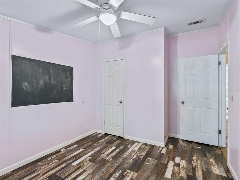For Sale: $274,900 (3 beds, 2 baths, 1232 Square Feet)