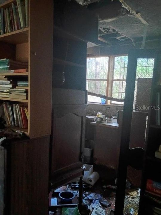 На продажу: $135,000 (2 спален, 1 ванн, 992 Квадратных фут)
