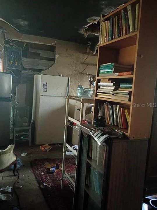 На продажу: $135,000 (2 спален, 1 ванн, 992 Квадратных фут)