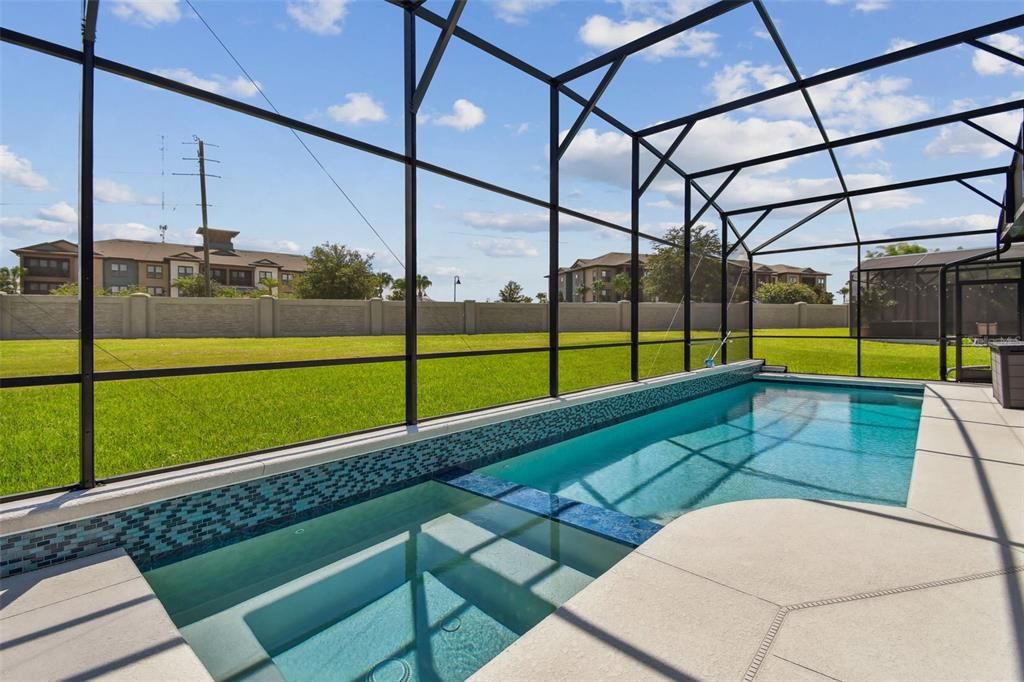 Activo con contrato: $725,000 (4 camas, 4 baños, 2967 Pies cuadrados)