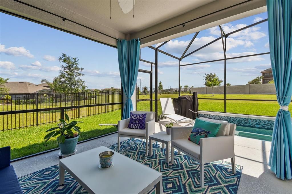 Activo con contrato: $725,000 (4 camas, 4 baños, 2967 Pies cuadrados)