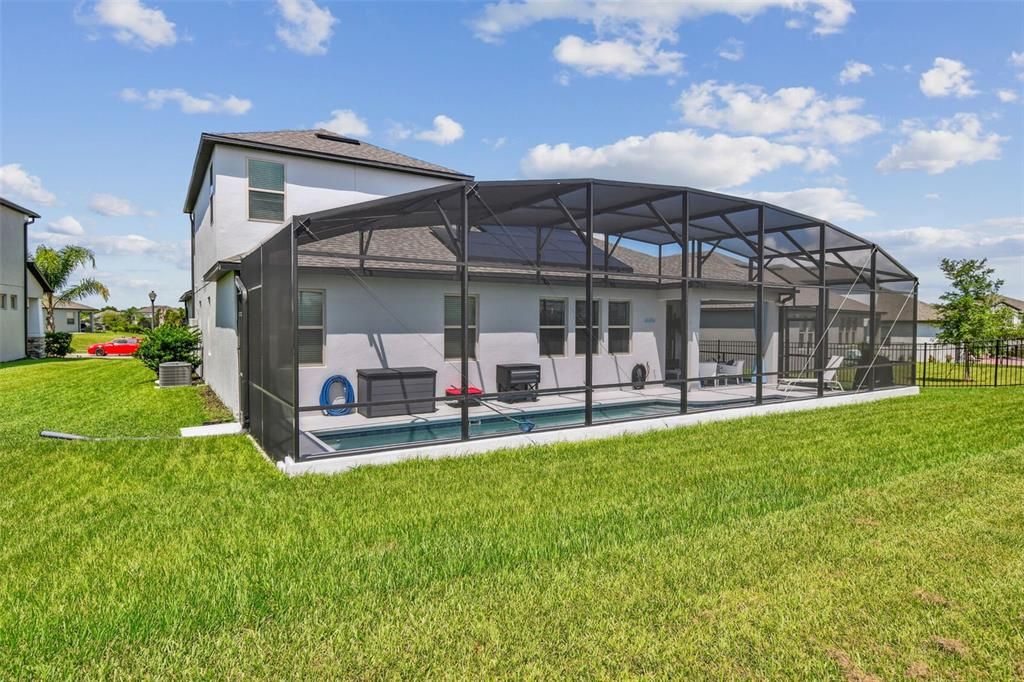 Activo con contrato: $725,000 (4 camas, 4 baños, 2967 Pies cuadrados)