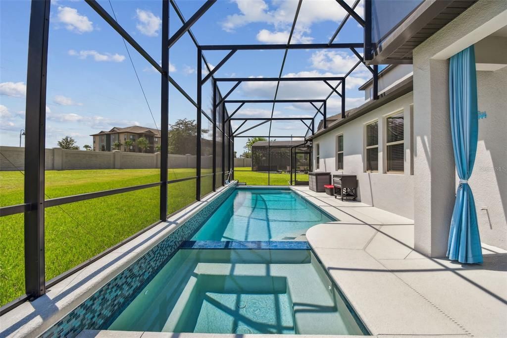 Activo con contrato: $725,000 (4 camas, 4 baños, 2967 Pies cuadrados)