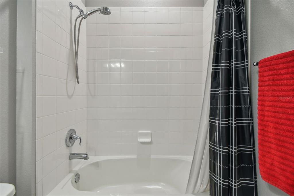 Activo con contrato: $725,000 (4 camas, 4 baños, 2967 Pies cuadrados)