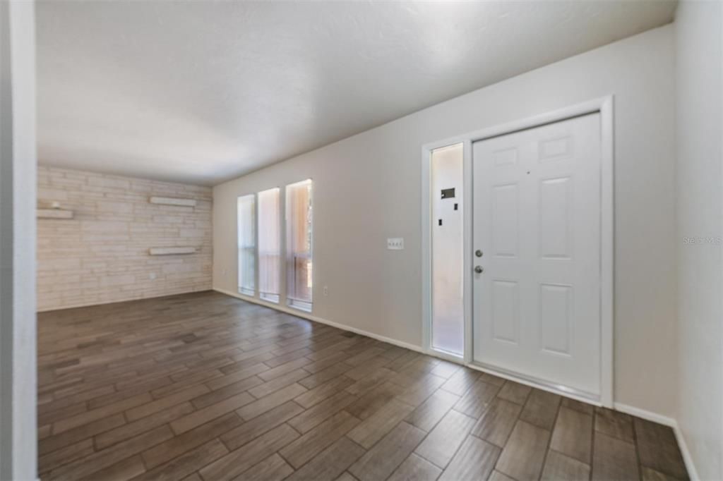 For Sale: $392,500 (3 beds, 2 baths, 1614 Square Feet)