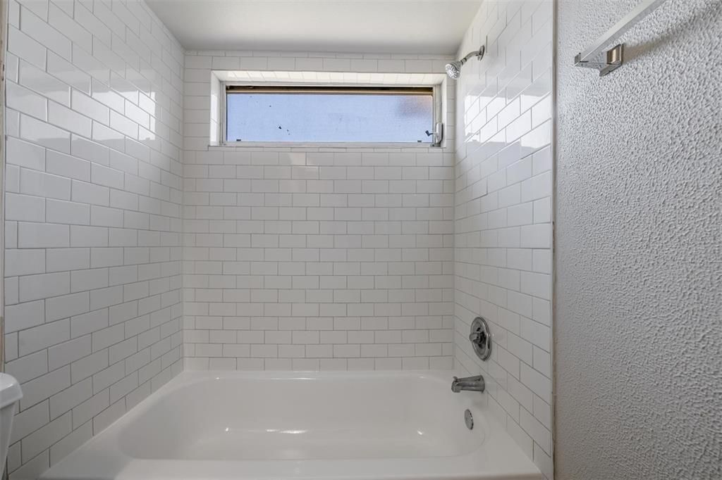 For Sale: $392,500 (3 beds, 2 baths, 1614 Square Feet)