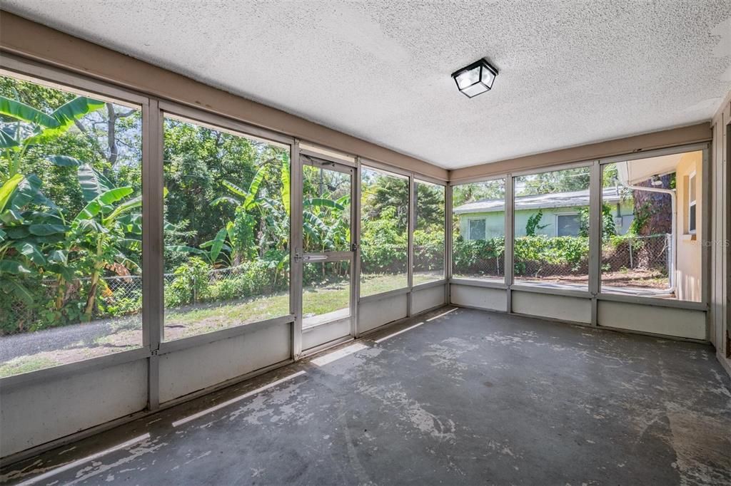 For Sale: $392,500 (3 beds, 2 baths, 1614 Square Feet)