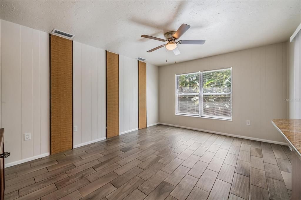 For Sale: $392,500 (3 beds, 2 baths, 1614 Square Feet)