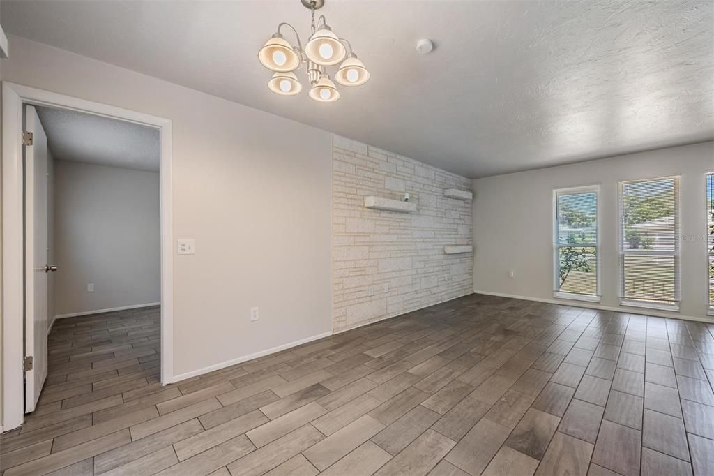 For Sale: $392,500 (3 beds, 2 baths, 1614 Square Feet)