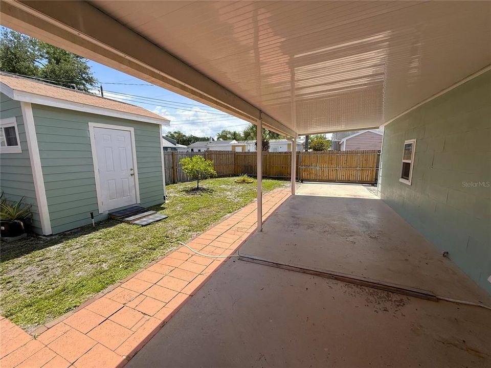 Activo con contrato: $348,500 (3 camas, 2 baños, 1283 Pies cuadrados)