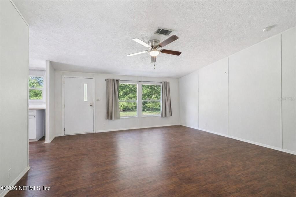 For Sale: $289,000 (3 beds, 2 baths, 1488 Square Feet)