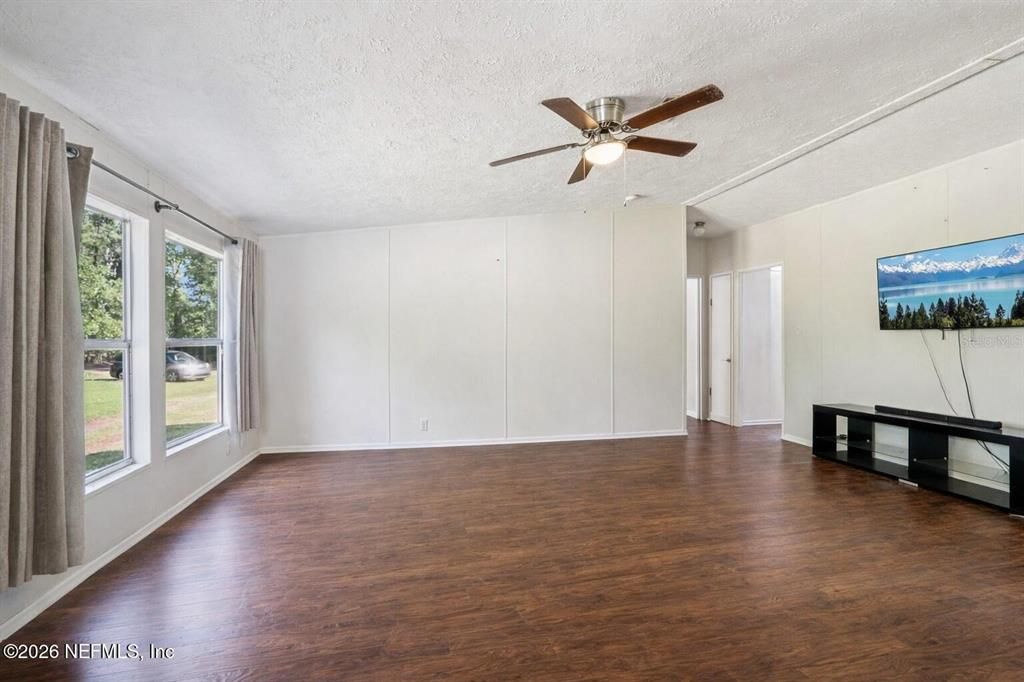 For Sale: $289,000 (3 beds, 2 baths, 1488 Square Feet)