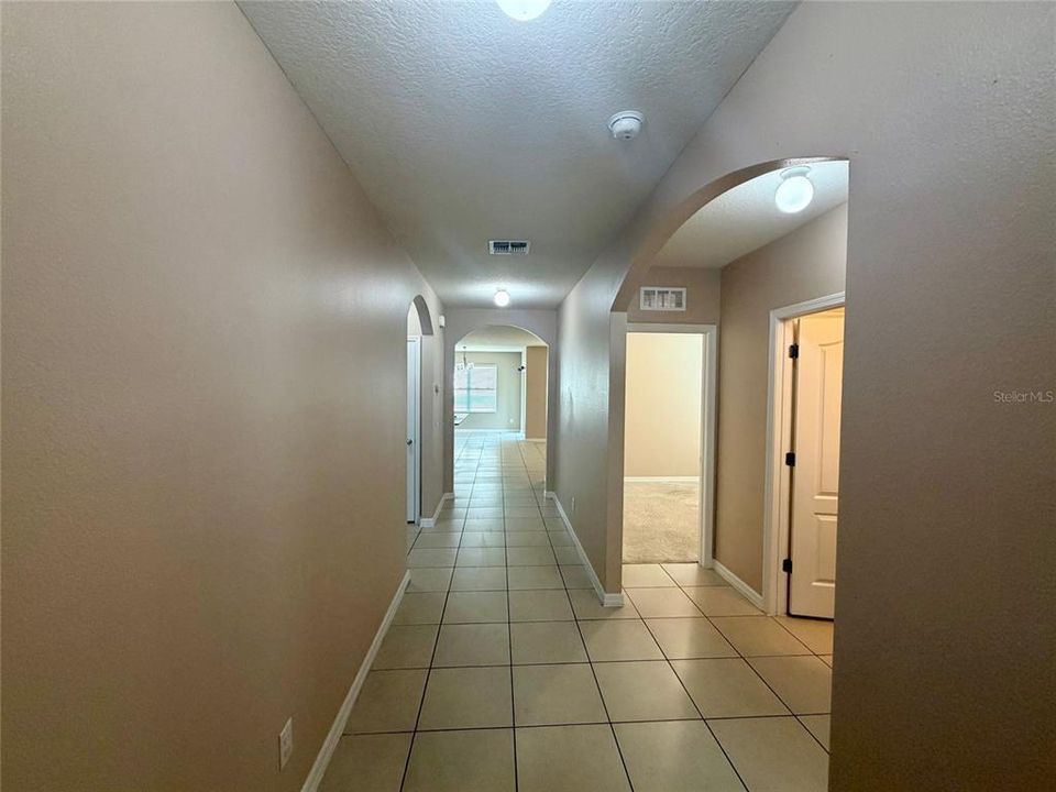 For Rent: $2,095 (3 beds, 2 baths, 1690 Square Feet)