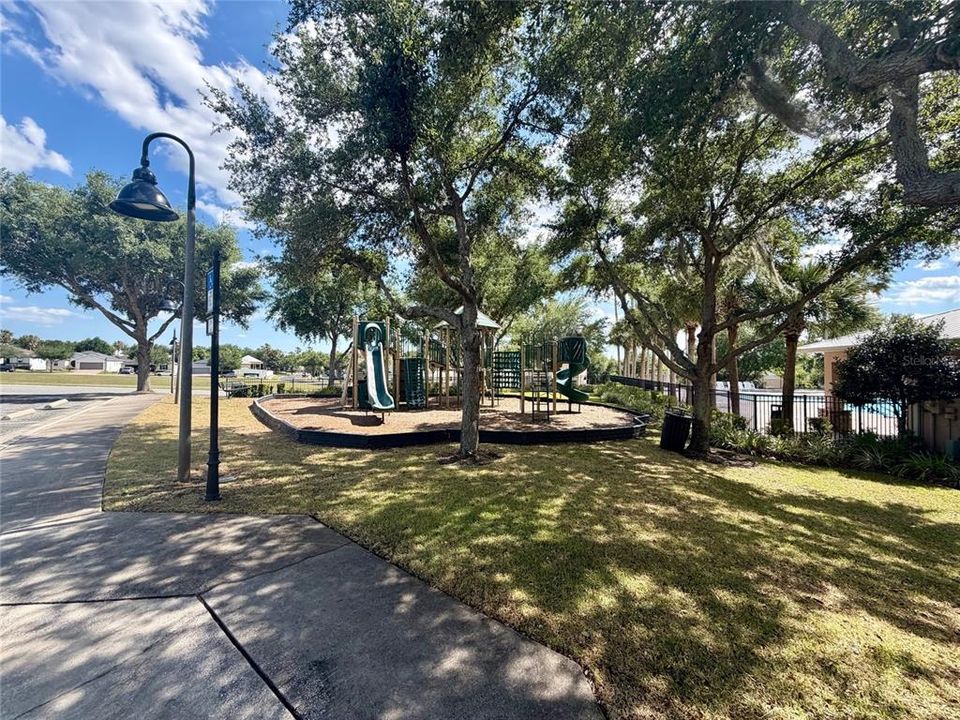 For Rent: $2,095 (3 beds, 2 baths, 1690 Square Feet)