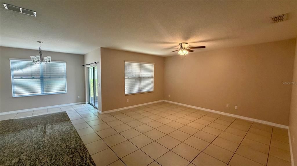 For Rent: $2,095 (3 beds, 2 baths, 1690 Square Feet)