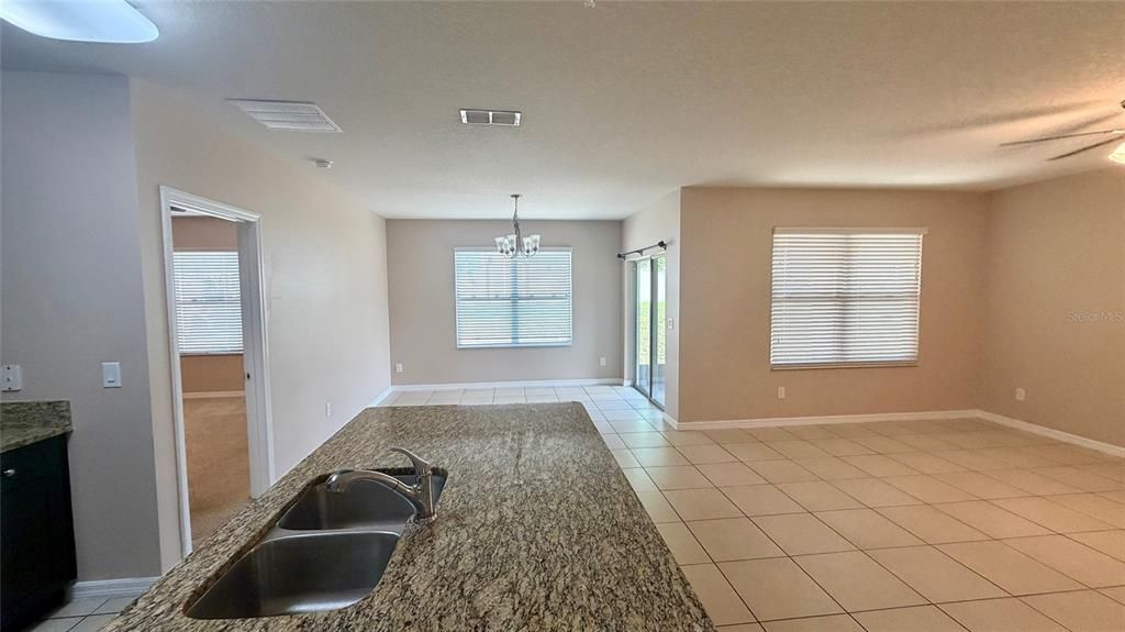 For Rent: $2,095 (3 beds, 2 baths, 1690 Square Feet)