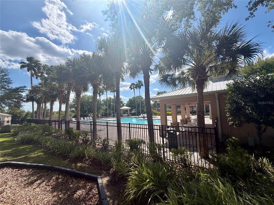 For Rent: $2,095 (3 beds, 2 baths, 1690 Square Feet)