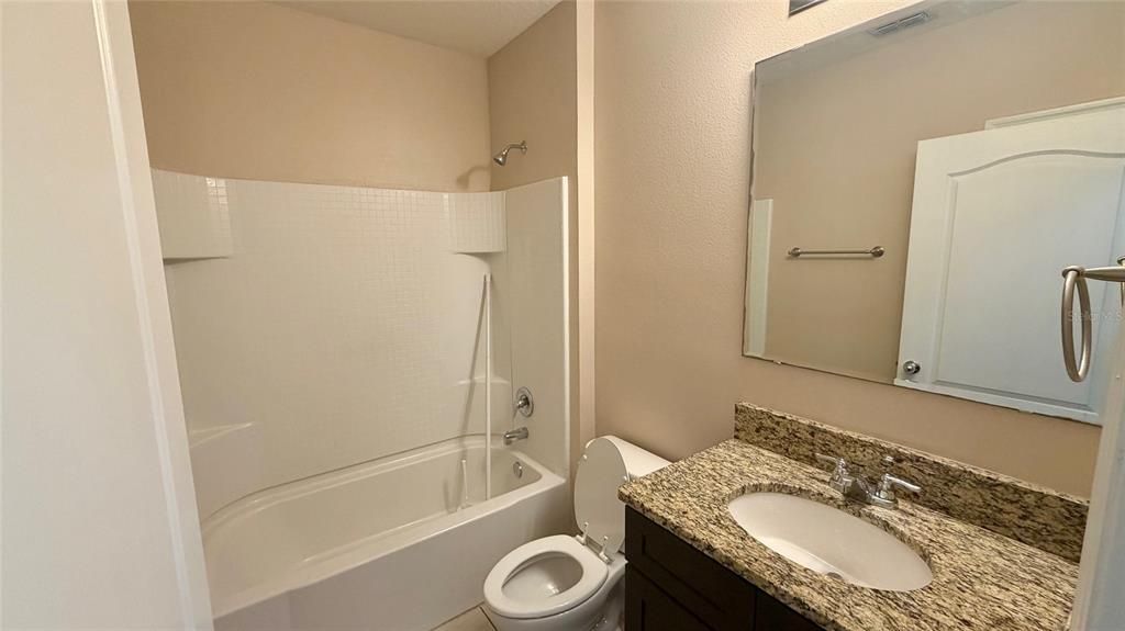 For Rent: $2,095 (3 beds, 2 baths, 1690 Square Feet)