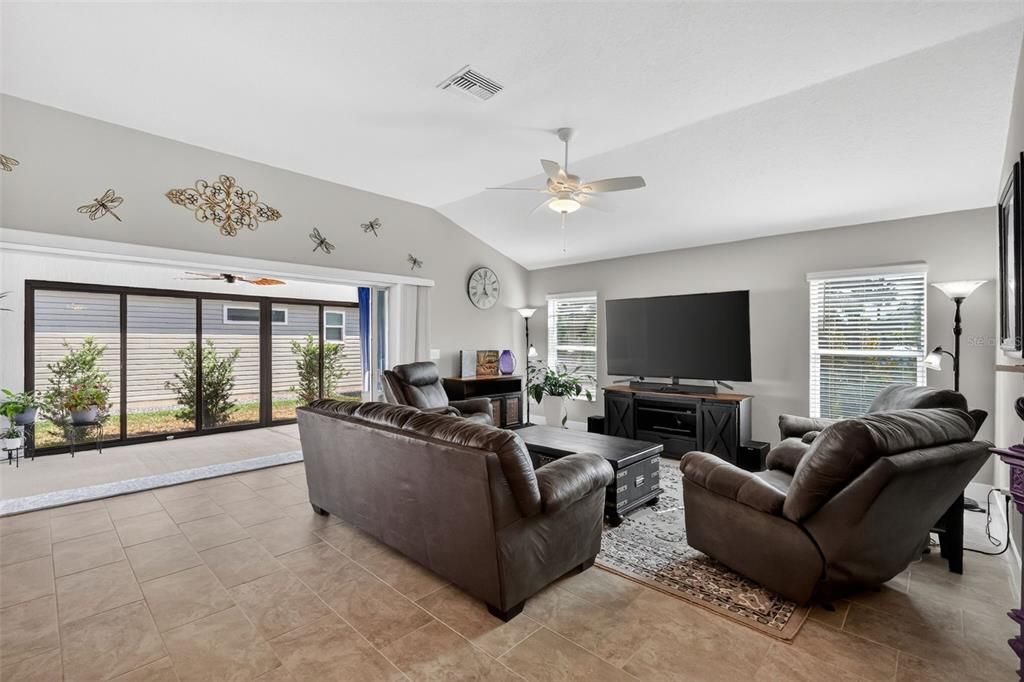 En Venta: $625,000 (4 camas, 3 baños, 2296 Pies cuadrados)