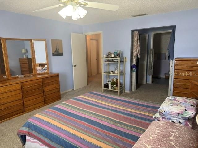 For Sale: $200,000 (2 beds, 2 baths, 1375 Square Feet)