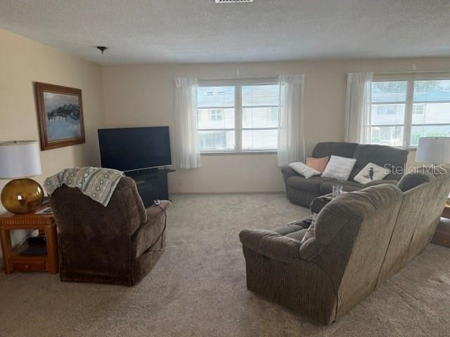 For Sale: $200,000 (2 beds, 2 baths, 1375 Square Feet)