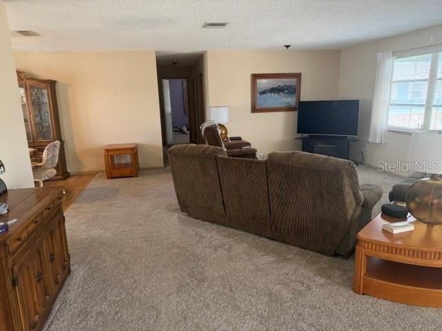 For Sale: $200,000 (2 beds, 2 baths, 1375 Square Feet)