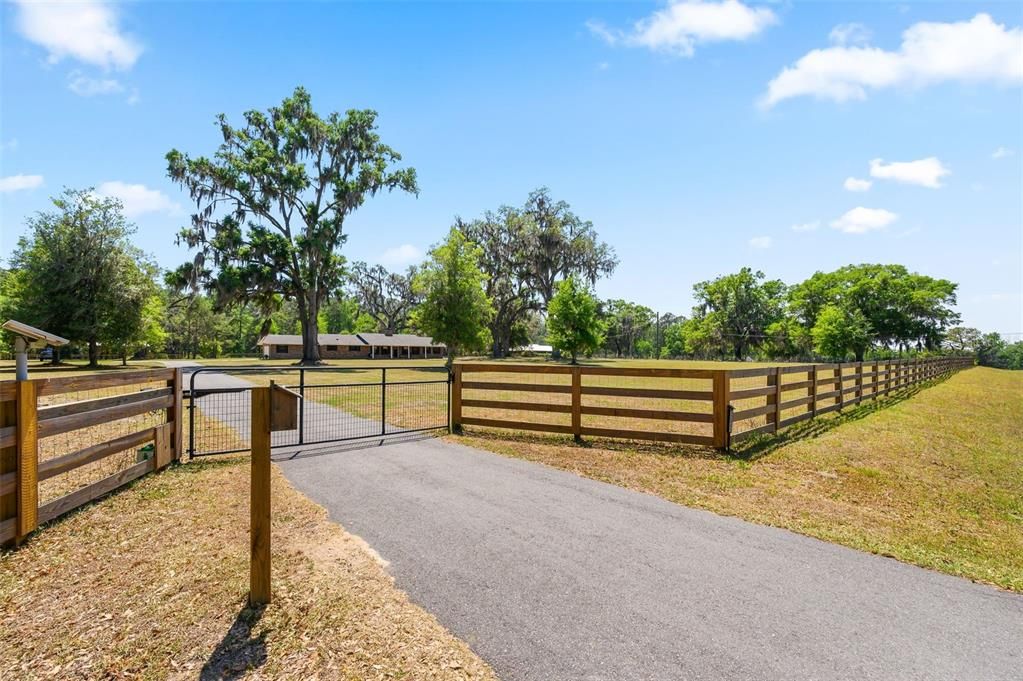 Active With Contract: $649,900 (3 beds, 2 baths, 2475 Square Feet)