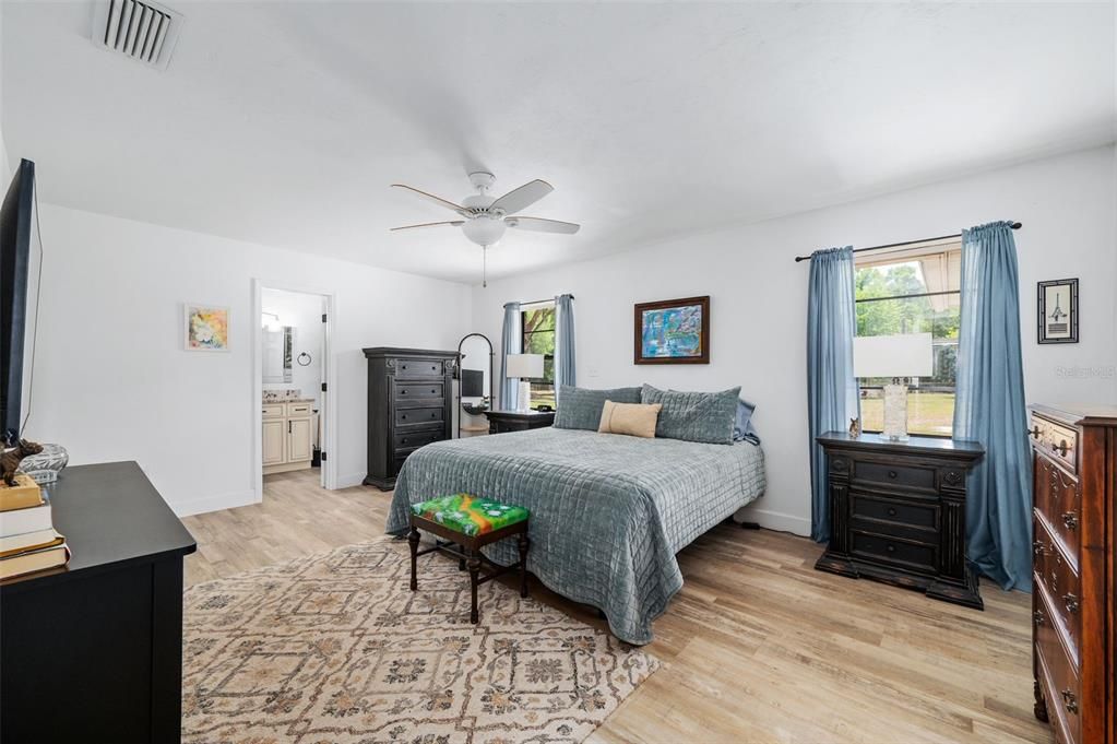 Active With Contract: $649,900 (3 beds, 2 baths, 2475 Square Feet)