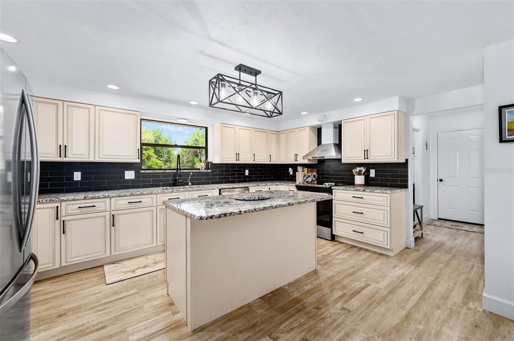 Active With Contract: $649,900 (3 beds, 2 baths, 2475 Square Feet)